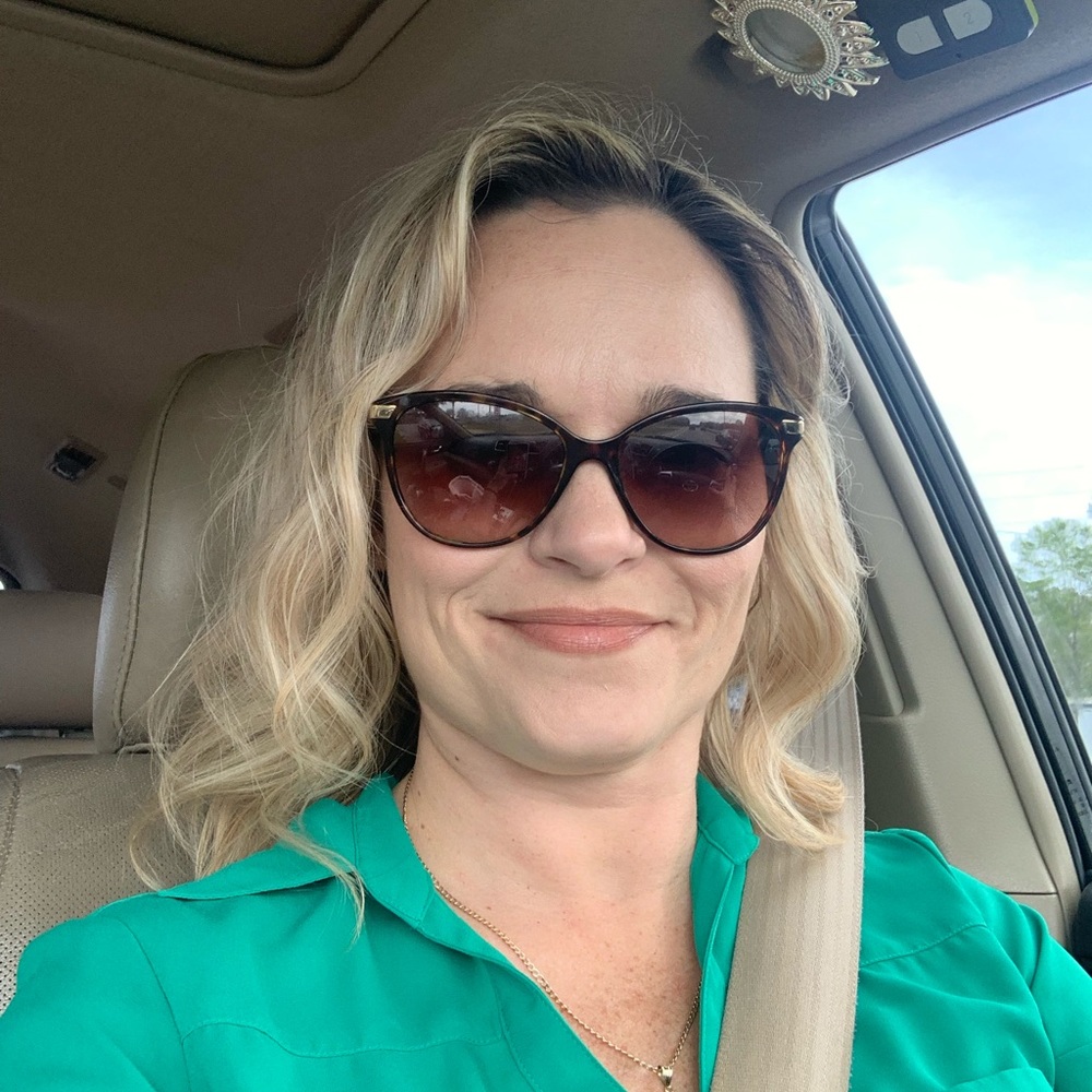 Meet your Posher, Caroline